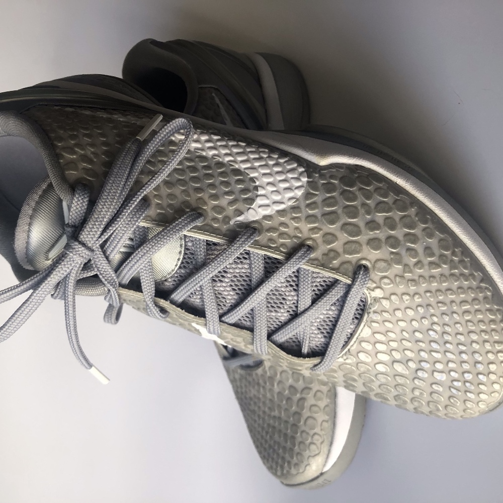 Mens Nike low top basketball shoes Kobe Bryant